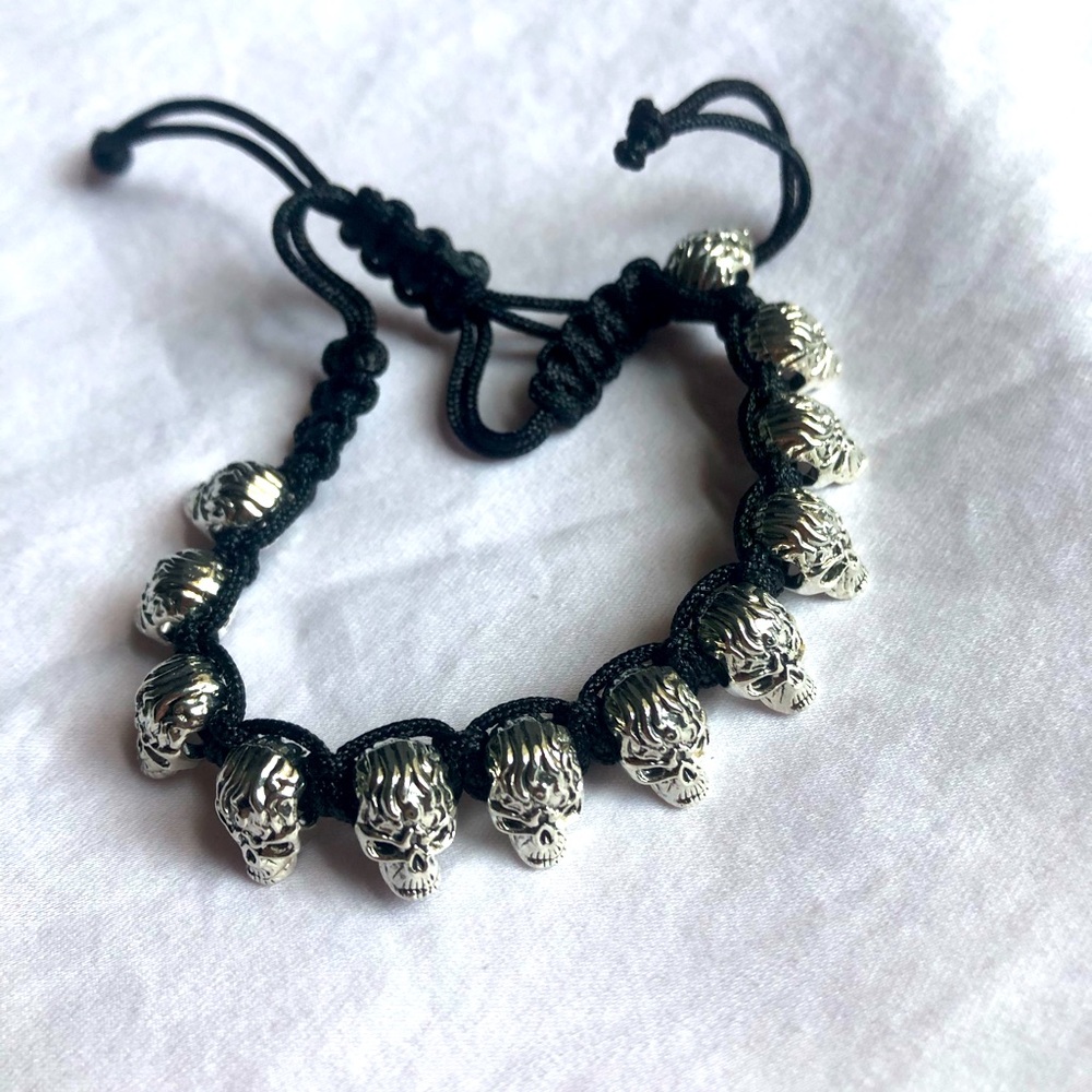 Gothic Style Adjustable Silver Skull Bracelet - Picture 2 of 5